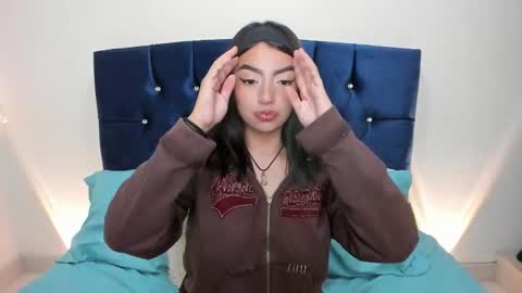 Snapshot of sammy_bunny1 chatting on 09/16/25, 04:35 Samantha online show from 09/16/25, 04:35