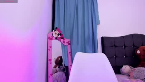 Snapshot of sammy_bunny1 chatting on 05/13/26, 03:59 Samantha online show from 05/13/26, 03:59