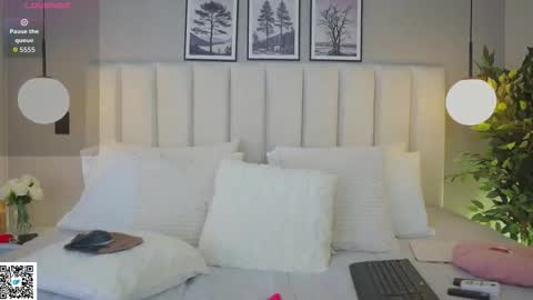 Ana online show from 11/14/25, 01:37