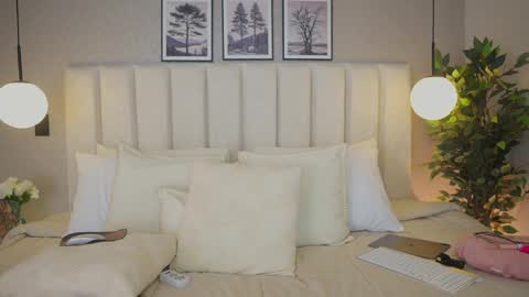 Ana online show from 04/10/26, 01:11