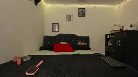 Snapshot of sammy_sophiaa chatting on 05/23/26, 02:39 Sophia online show from 05/23/26, 02:39