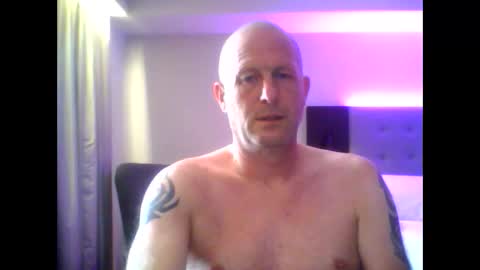 Snapshot of sammyb1821 chatting on 05/11/26, 02:23 sammyb1821 online show from 05/11/26, 02:23