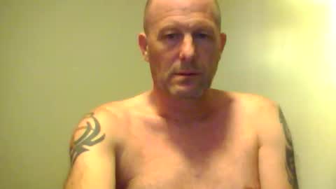 Snapshot of sammyb1821 chatting on 05/17/26, 02:35 sammyb1821 online show from 05/17/26, 02:35