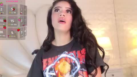 Snapshot of sammyjhuls chatting on 06/21/26, 11:35 samanta online show from 06/21/26, 11:35