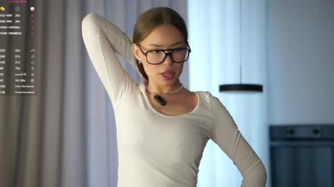 Vivienne online show from 05/22/26, 03:02