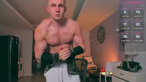 Snapshot of samuel_andrew chatting on 10/29/25, 06:48 Samuel online show from 10/29/25, 06:48