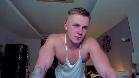 Snapshot of samuel_andrew chatting on 06/16/26, 03:20 Samuel online show from 06/16/26, 03:20