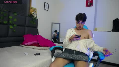 Snapshot of samuel_dark chatting on 04/11/26, 12:48 samuel_dark online show from 04/11/26, 12:48