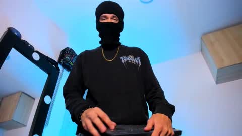   online show from 09/09/25, 09:53