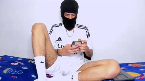   online show from 10/17/25, 06:49