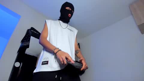   online show from 11/08/25, 02:12