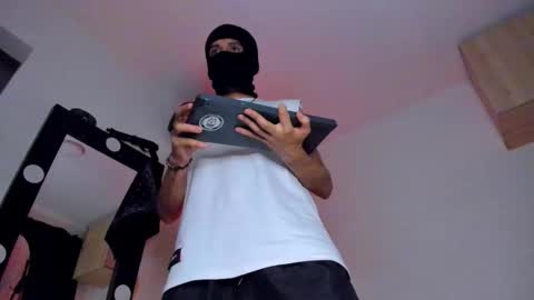   online show from 12/19/25, 01:34