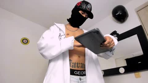   online show from 04/05/26, 10:29