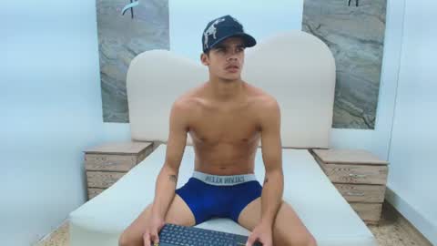 Snapshot of samuel_wyatt chatting on 06/11/26, 12:58 SAMUEL online show from 06/11/26, 12:58