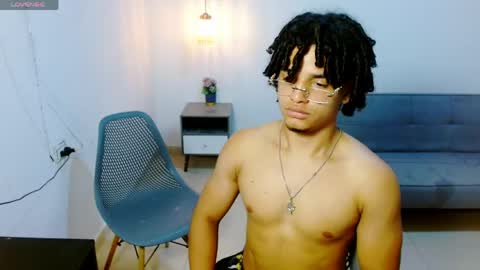 Snapshot of samxx_muscle chatting on 05/20/26, 10:21 samxx_muscle online show from 05/20/26, 10:21