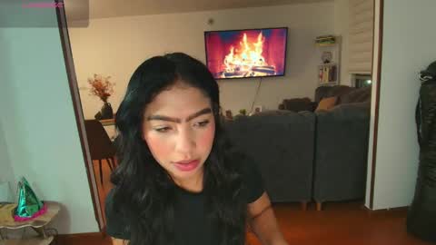 Snapshot of samy_jonnes_ chatting on 05/27/26, 11:57 Hello I am absent due to a family calamity I will return soon-hola estoy ausente por un problema familiar volvere pronto. online show from 05/27/26, 11:57