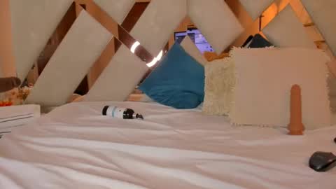 Snapshot of samy_ross_ chatting on 01/11/25, 05:40 Find me at when im offline here. online show from 01/11/25, 05:40