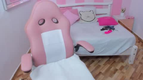 Snapshot of samy_ross_ chatting on 10/04/25, 06:28 Find me at when im offline here. online show from 10/04/25, 06:28