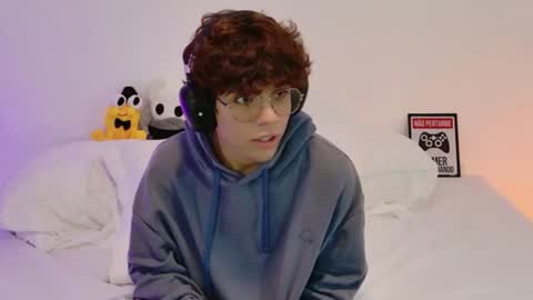 Snapshot of samy_twink chatting on 07/13/26, 02:58 Sammy online show from 07/13/26, 02:58