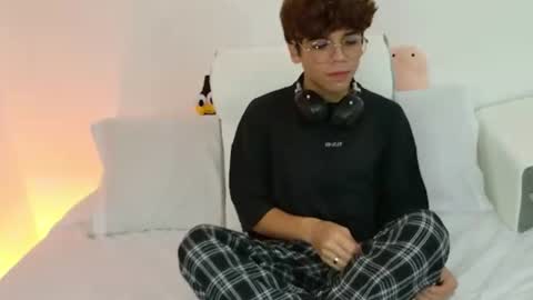 Snapshot of samy_twink chatting on 07/15/26, 03:01 Sammy online show from 07/15/26, 03:01