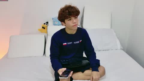 Snapshot of samy_twink chatting on 07/18/26, 12:59 Sammy online show from 07/18/26, 12:59