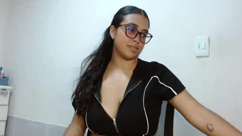 Snapshot of samyathome chatting on 05/24/26, 04:01 Samy nice too meet u online show from 05/24/26, 04:01