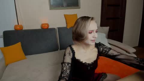 Snapshot of samyscott chatting on 10/31/25, 10:16 SamyScott online show from 10/31/25, 10:16