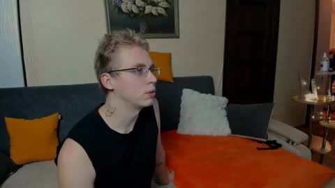 Snapshot of samyscott chatting on 11/07/25, 10:15 SamyScott online show from 11/07/25, 10:15