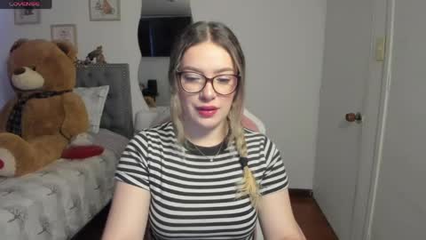 Snapshot of samysweet_8 chatting on 04/30/26, 12:44 Samanta online show from 04/30/26, 12:44