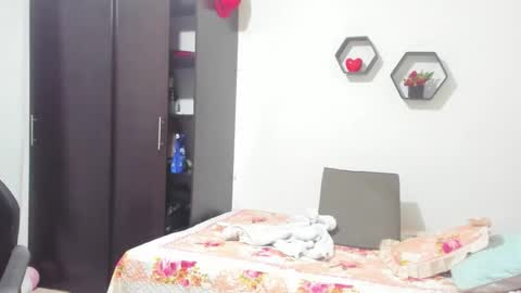 Sanddi  online show from 01/16/26, 08:24