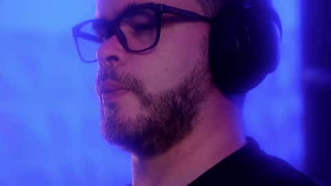 Sanders online show from 12/18/25, 04:51