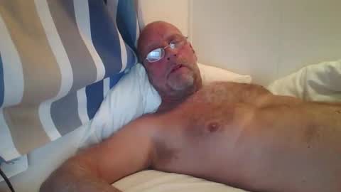 Snapshot of sandnesrune523 chatting on 10/18/25, 09:04 sandnesrune523 online show from 10/18/25, 09:04