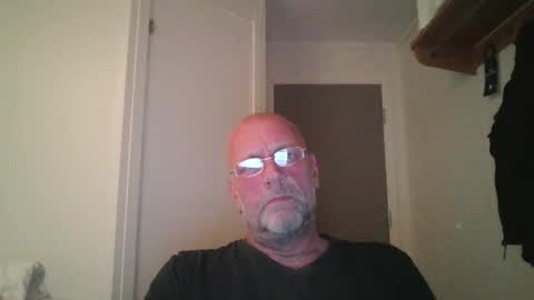 Snapshot of sandnesrune523 chatting on 10/20/25, 05:46 sandnesrune523 online show from 10/20/25, 05:46