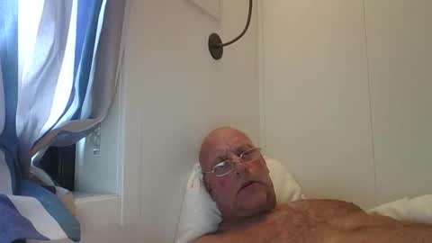 Snapshot of sandnesrune523 chatting on 11/10/25, 11:31 sandnesrune523 online show from 11/10/25, 11:31