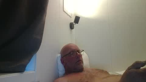 sandnesrune523 online show from 04/17/26, 06:55