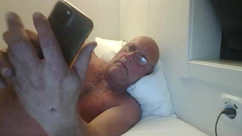 Snapshot of sandnesrune523 chatting on 06/08/26, 10:59 sandnesrune523 online show from 06/08/26, 10:59