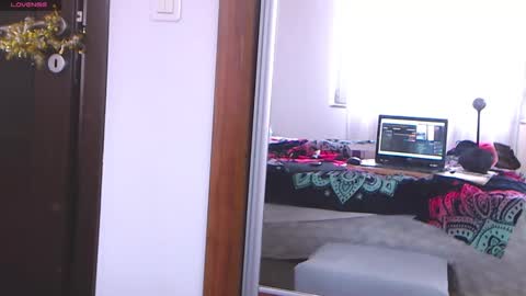 Sandra online show from 03/01/25, 02:44