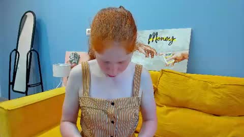 Snapshot of sandra__wilson chatting on 06/19/26, 03:55 Sandra online show from 06/19/26, 03:55