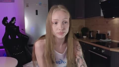 Snapshot of sandra_buika chatting on 05/25/26, 06:58 Sandra Lillys Page online show from 05/25/26, 06:58