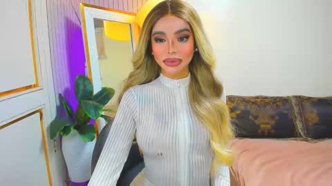 Sandra Hornball online show from 12/20/25, 12:18