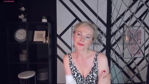 Sandra online show from 02/08/25, 08:52