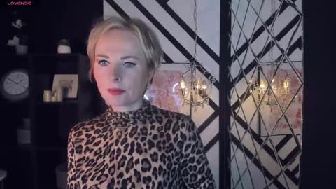 Sandra online show from 02/12/25, 05:37