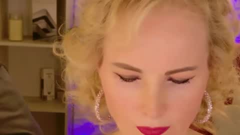 Sandra online show from 04/27/26, 05:27