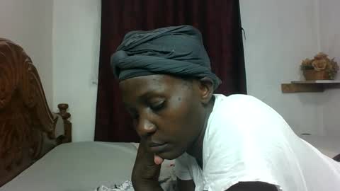 sandra online show from 12/22/25, 06:16