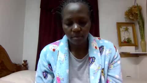 Snapshot of sandra_milly chatting on 05/22/26, 03:02 sandra online show from 05/22/26, 03:02