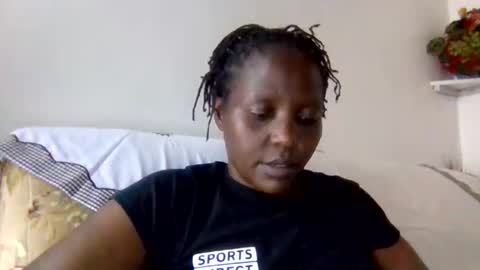 Snapshot of sandra_milly chatting on 06/05/26, 11:27 sandra online show from 06/05/26, 11:27