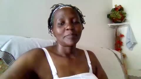 Snapshot of sandra_milly chatting on 06/06/26, 11:37 sandra online show from 06/06/26, 11:37
