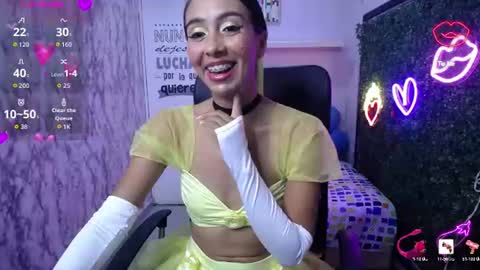Snapshot of sandra_petite19 chatting on 07/12/26, 10:34 sandra online show from 07/12/26, 10:34