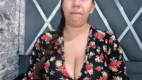 sandraclarkx69 online show from 02/05/25, 12:06