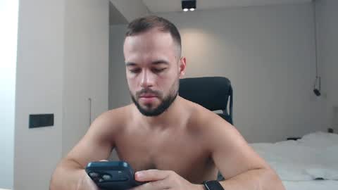 Snapshot of sandro_best chatting on 07/19/26, 10:30 DeAlex online show from 07/19/26, 10:30